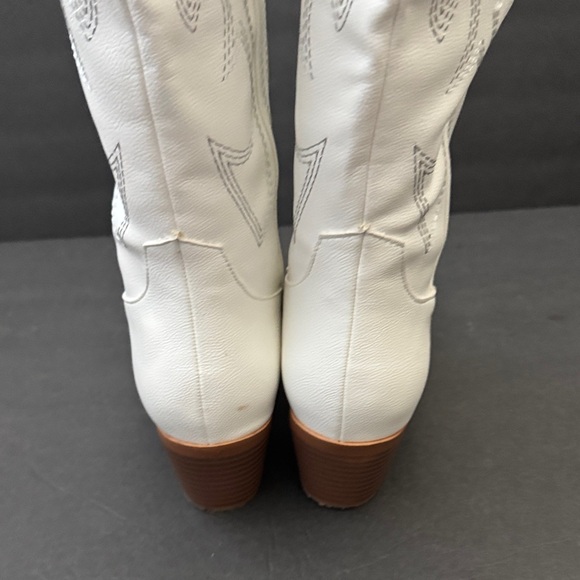 White Embroidered Knee-High Boots - Picture 5 of 9